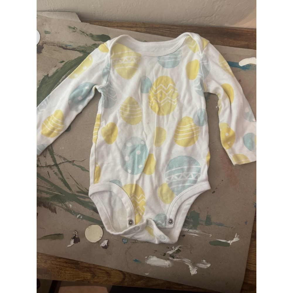 8 Piece Mixed Lot Of 6-12 Months Unisex Baby / Toddler Clothes